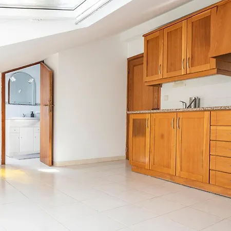 2br Near Apartment *
