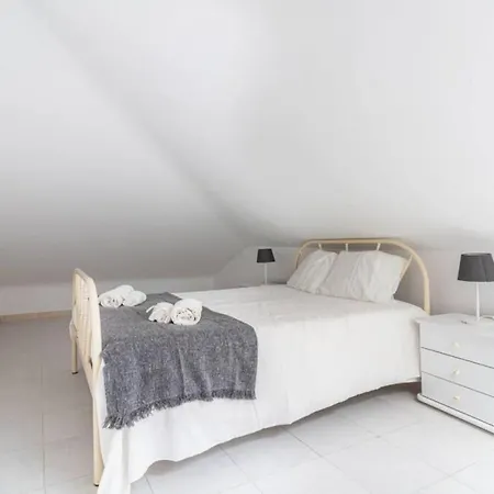 2br Near Apartment Nazaré