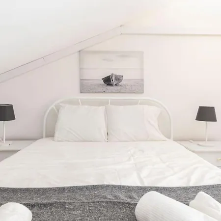 Apartment 2br Near Nazaré